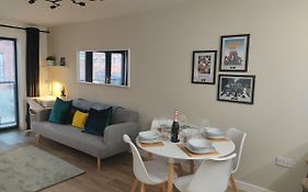 Fantastic Centrally Located 1 Bed Apartment